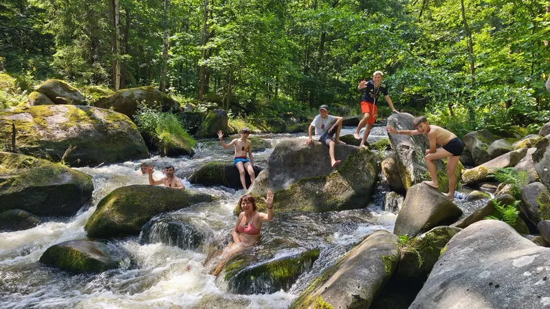 1fac07fb-222c-4a8e-9ec9-2076070bf400