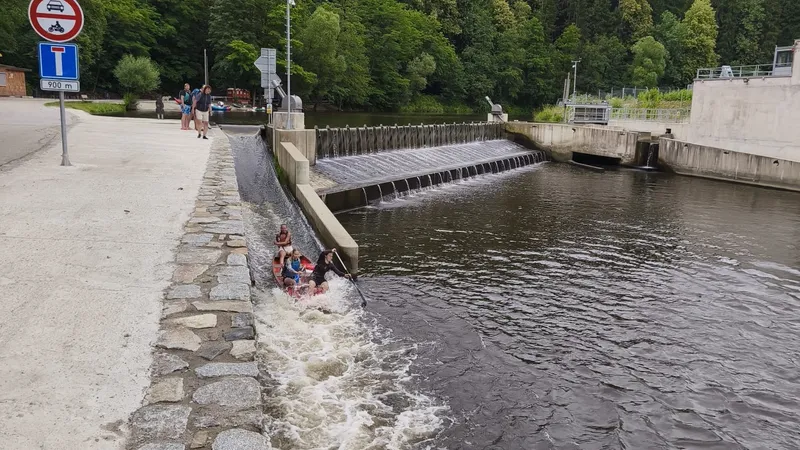 f6819e42-0784-4ce5-89d3-416a67bdfd3e