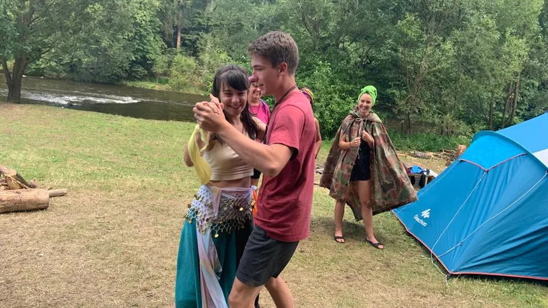 e2f090f4-a5f3-4bd8-aa17-1ca31be8985e